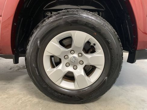 Used 2025 RAM 1500 Big Horn AWD/4WD image 5