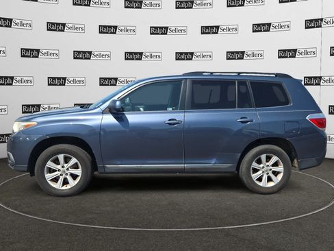 Used 2013 Toyota Highlander SE FWD image 3