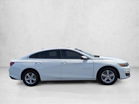 Used 2022 Chevrolet Malibu LT FWD image 4