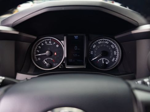 Used 2023 Toyota Tacoma TRD Off-Road w/ Technology Package AWD/4WD image 14