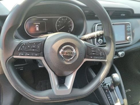 Used 2019 Nissan Kicks SV FWD image 19