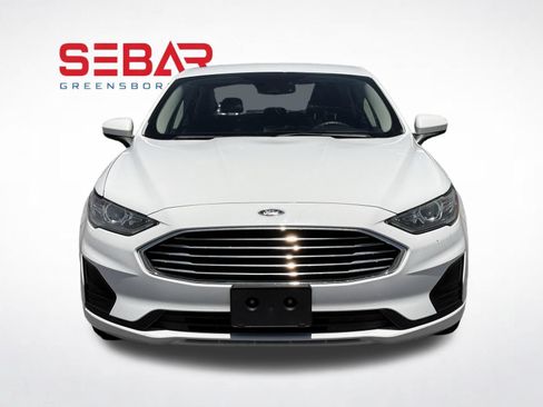 Used 2019 Ford Fusion SE FWD image 2