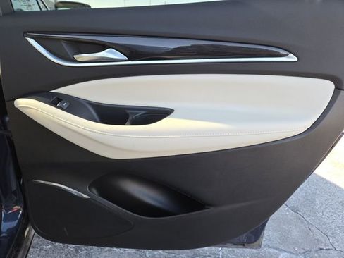 Used 2022 Buick Enclave Premium w/ Experience Buick Package image 29