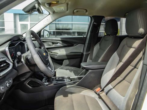 Used 2023 Chevrolet TrailBlazer LT w/ Convenience Package image 8