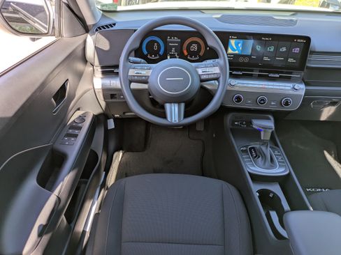 New 2026 Hyundai Kona SE image 16