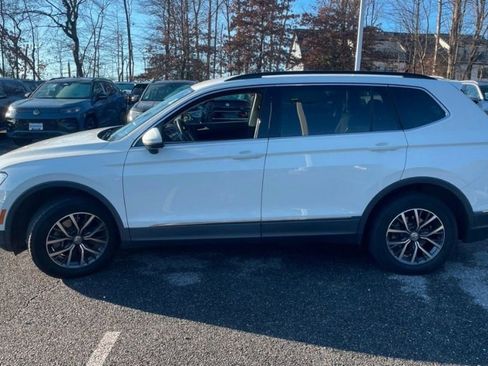 Used 2020 Volkswagen Tiguan SE image 11
