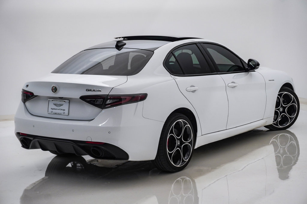 Used 2024 Alfa Romeo Giulia Veloce AWD/4WD image 10