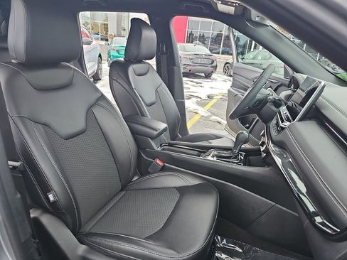 Used 2023 Jeep Compass Altitude w/ Convenience Group image 10