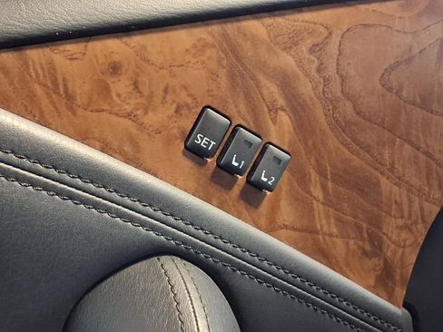 Used 2022 Nissan Armada SL w/ Captain's Chairs Package image 21