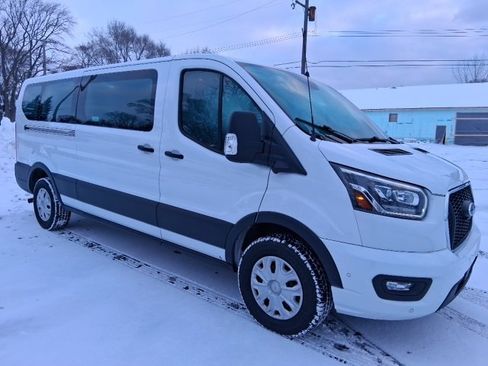 Used 2023 Ford Transit 350 XLT image 7
