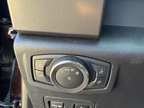 Used 2018 Ford F150 XLT w/ Equipment Group 302A Luxury AWD/4WD image 12