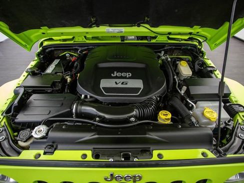 Used 2017 Jeep Wrangler Unlimited Rubicon image 13