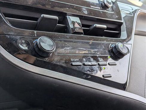 Used 2022 Toyota Camry LE image 7