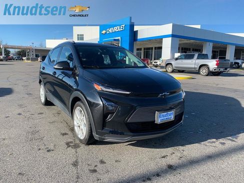 Used 2023 Chevrolet Bolt EUV LT w/ Comfort Package image 1