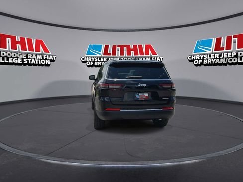 New 2026 Jeep Grand Cherokee L 2WD image 7