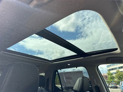 New 2025 Honda Pilot Touring image 11