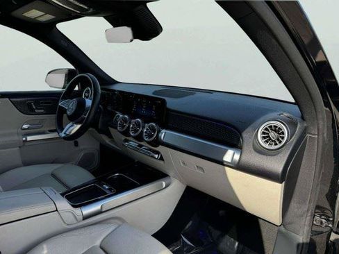 Used 2025 Mercedes-Benz GLB 250 image 46