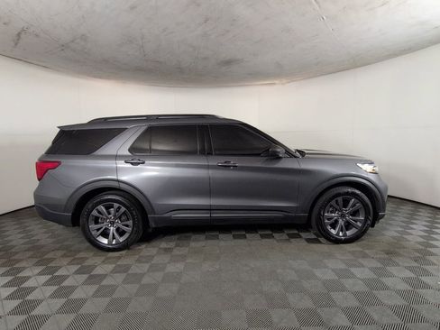 Used 2021 Ford Explorer XLT w/ Equipment Group 202A RWD image 3