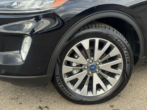 Used 2022 Ford Escape Titanium AWD/4WD image 17