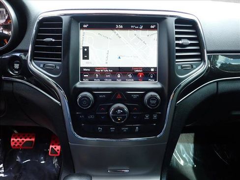 Used 2018 Jeep Grand Cherokee Trailhawk w/ Trailhawk Luxury Group AWD/4WD image 19