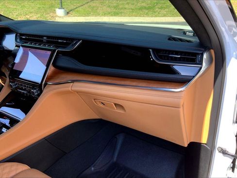 Used 2025 Jeep Grand Cherokee L Summit image 15