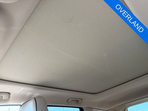 Used 2015 Jeep Grand Cherokee Overland AWD/4WD image 21
