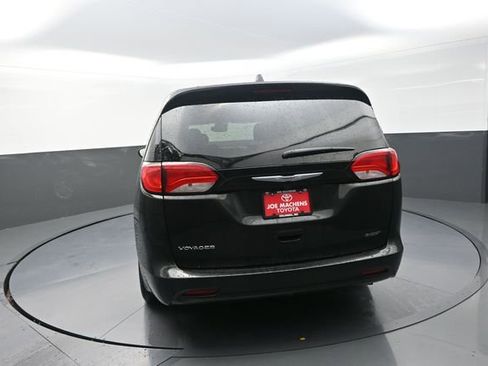 Used 2023 Chrysler Voyager LX FWD image 95