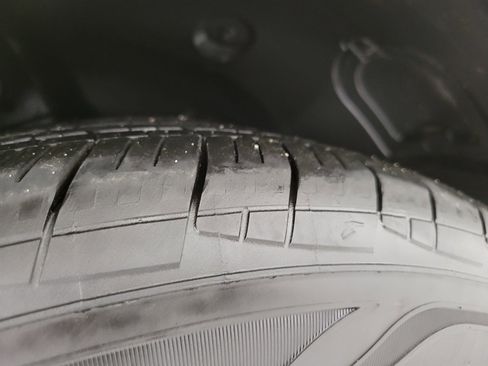 Used 2018 Ford Explorer Platinum image 34