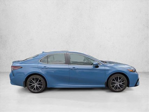 Used 2024 Toyota Camry SE FWD image 4