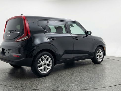 Used 2025 Kia Soul LX w/ LX Technology Package FWD image 9