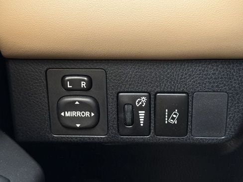 Used 2017 Toyota RAV4 XLE FWD image 23