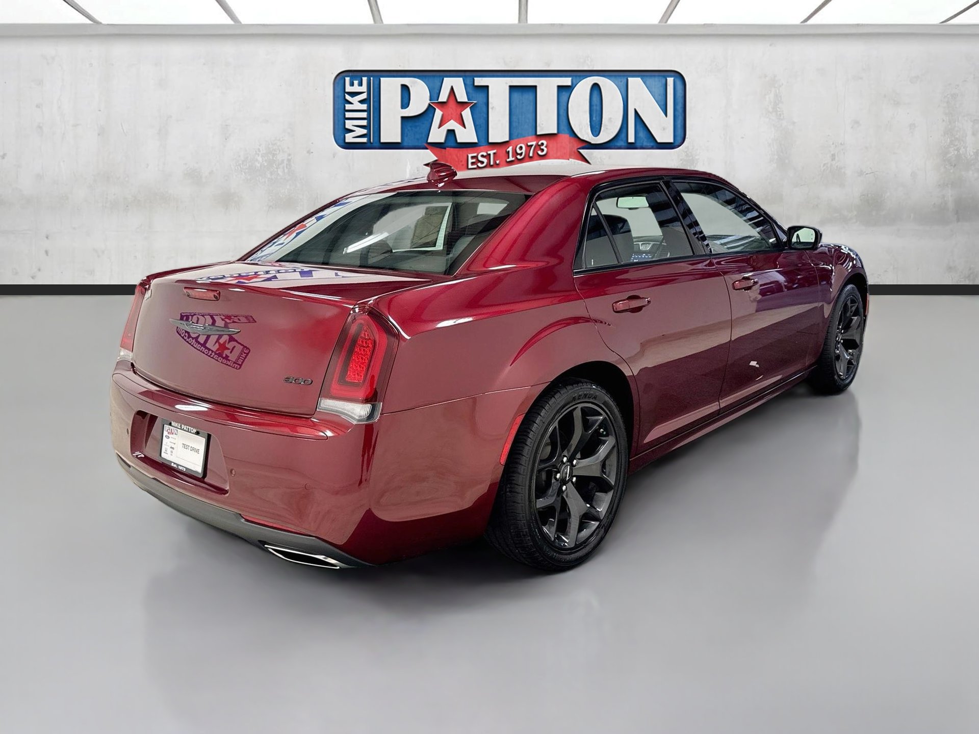 Used 2022 Chrysler 300 Touring L RWD image 7