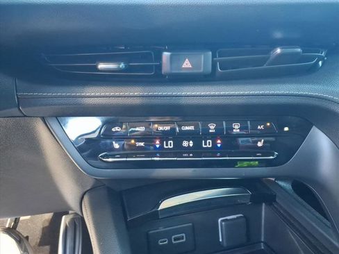 Certified 2022 Buick Envision Essence w/ Sport Touring Package image 15