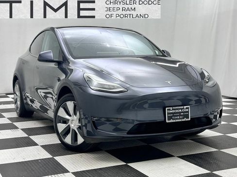 Used 2023 Tesla Model Y Long Range AWD/4WD image 1