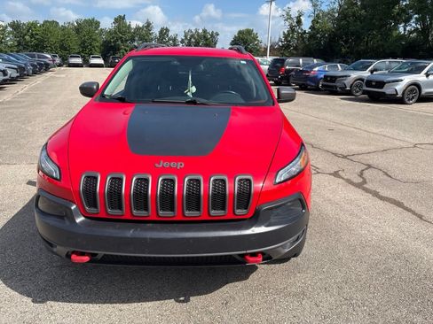 Used 2017 Jeep Cherokee Trailhawk w/ Cold Weather Group AWD/4WD image 14