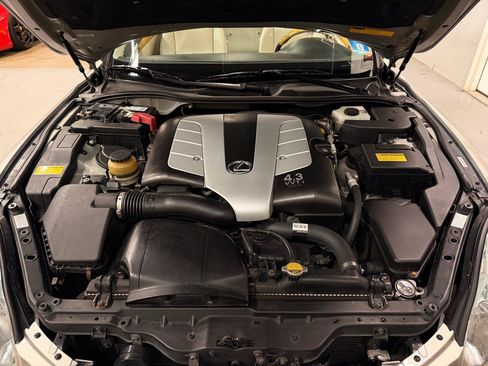 Used 2004 Lexus SC 430 Convertible RWD image 23