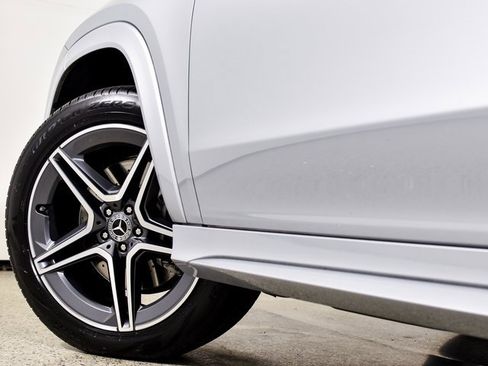 Certified 2024 Mercedes-Benz GLS 450 4MATIC image 17