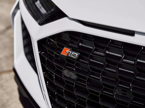 Used 2022 Audi R8 V10 w/ Carbon Exterior Package RWD image 9