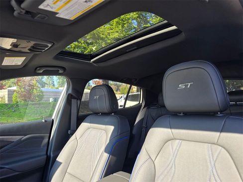 New 2026 Buick Envista Sport Touring image 21