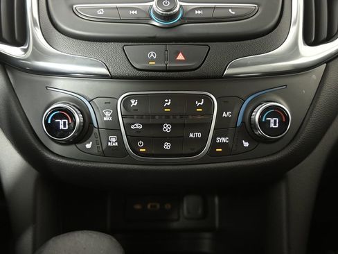 Used 2022 Chevrolet Equinox LT image 29