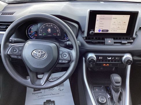 Used 2025 Toyota RAV4 XLE image 15