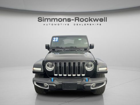 Used 2023 Jeep Wrangler Unlimited Sahara w/ Cold Weather Group AWD/4WD image 11