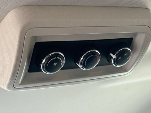Used 2018 Dodge Journey SXT w/ Connectivity Group FWD image 31