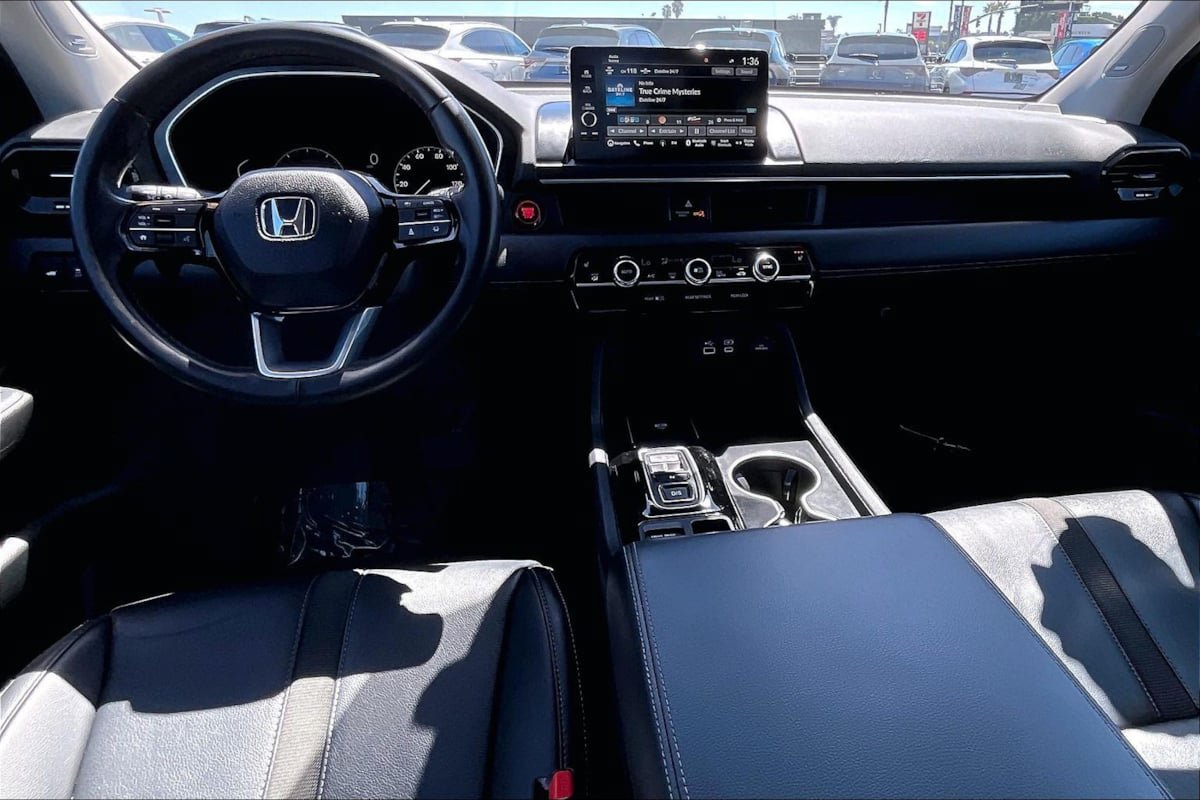 Used 2023 Honda Pilot Touring image 13