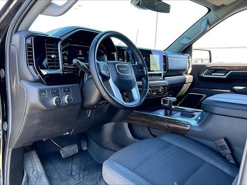 Used 2025 GMC Sierra 1500 Elevation AWD/4WD image 8