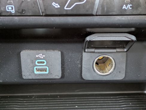 Used 2024 Ford F350 XLT image 23