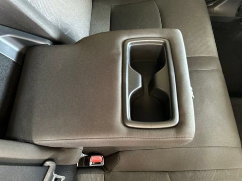 Used 2025 Toyota RAV4 XLE FWD image 27