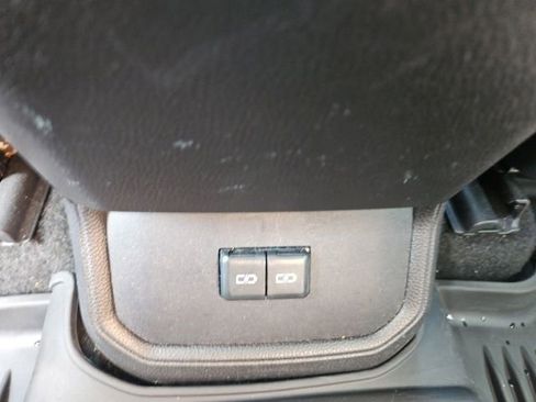 Used 2022 Toyota Highlander XLE FWD image 35