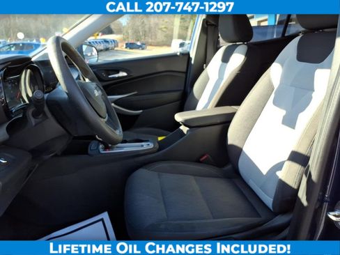 Used 2024 Chevrolet Trax LS w/ LS Convenience Package image 12