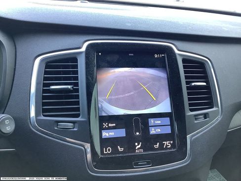 Used 2020 Volvo XC90 T5 Momentum image 9